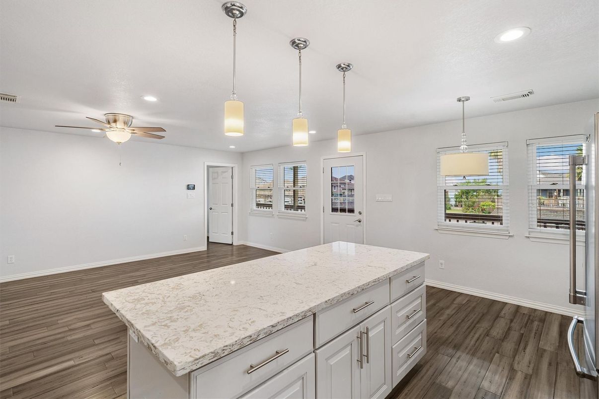 Interior, Pendant Lights, Recessed Lighting, Wood Texture Flooring