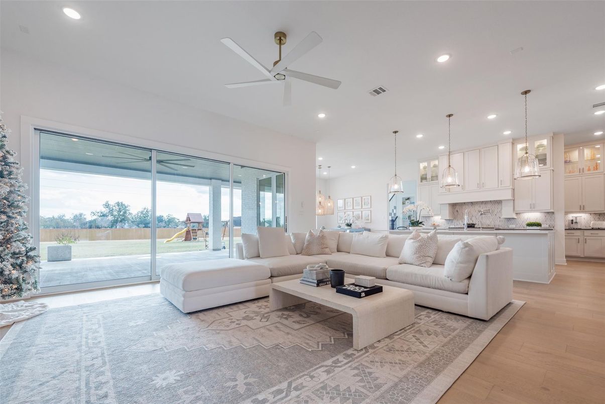 Interior, Kitchen, Living room, Pendant Lights, Recessed Lighting, Wood Texture Flooring