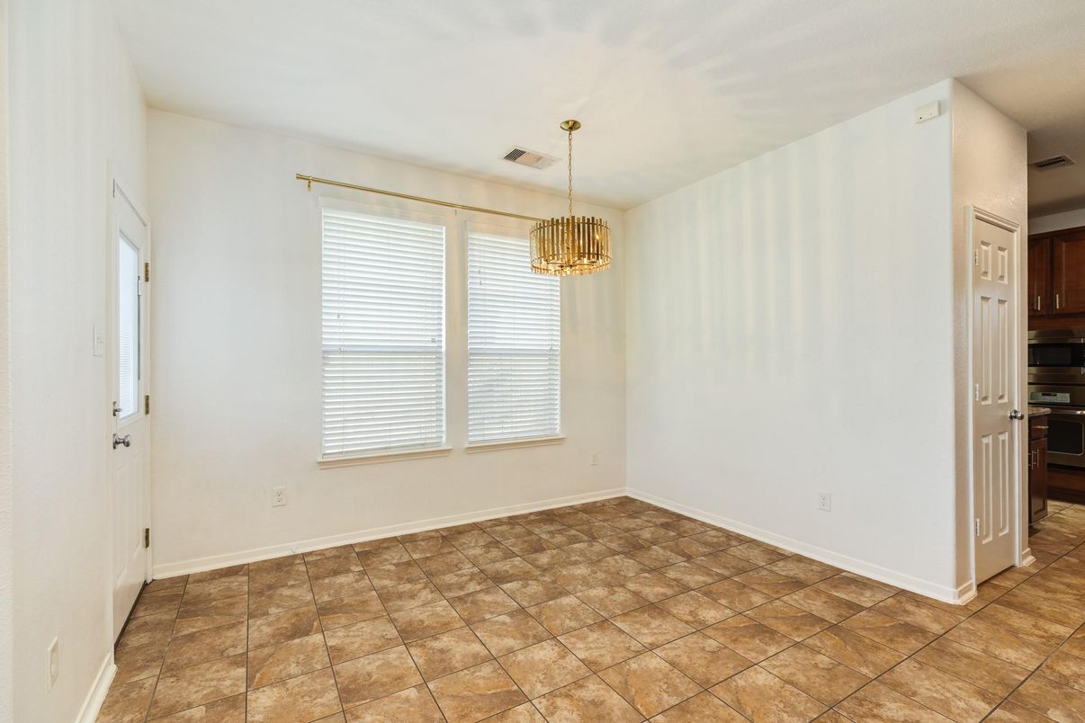 Empty room, Interior, Pendant Lights