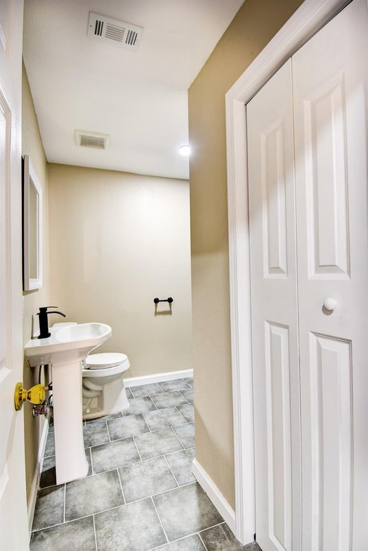 Bathroom, Interior, Recessed Lighting