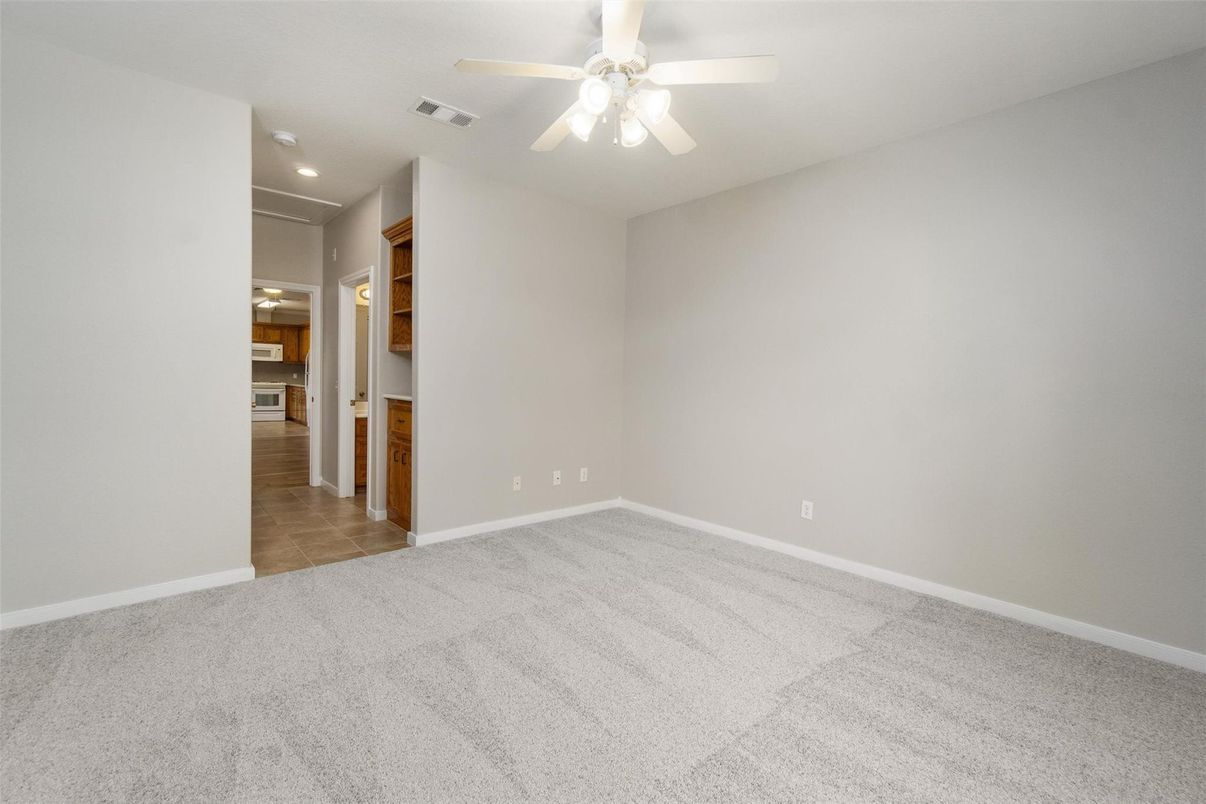 Empty room, Interior, Recessed Lighting
