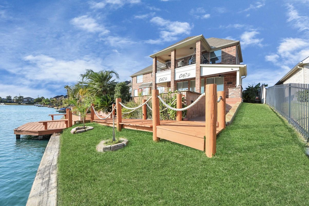 Backyard, Exterior, Water