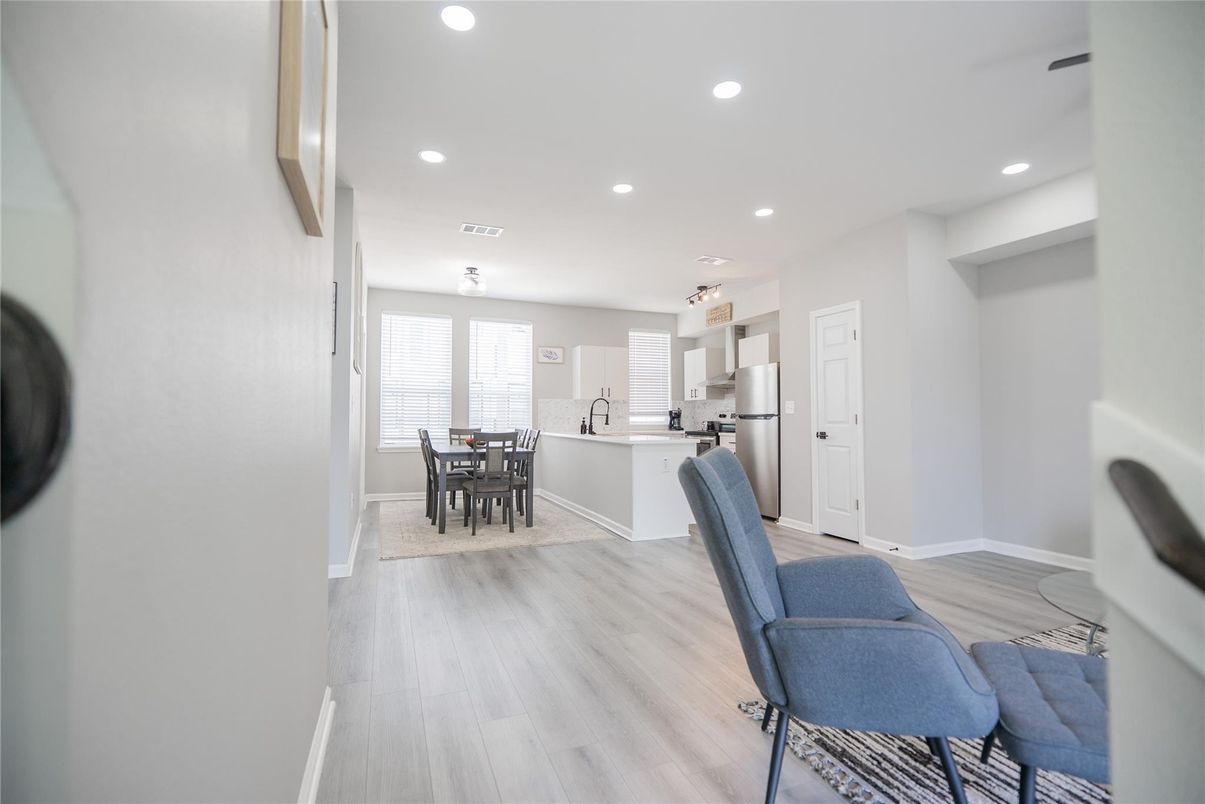 Dining room, Interior, Kitchen, Recessed Lighting, Wood Texture Flooring