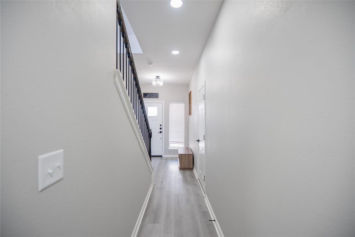 Interior, Recessed Lighting, Wood Texture Flooring