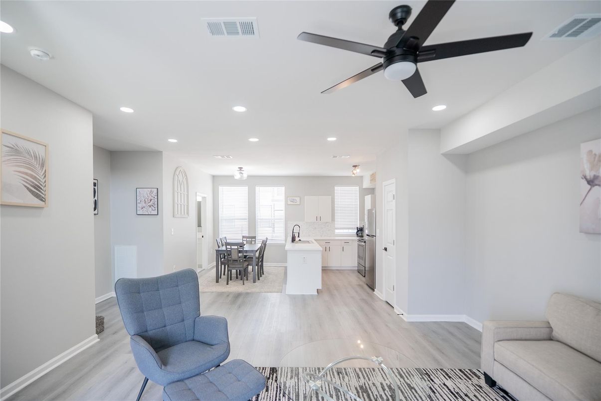 Dining room, Interior, Kitchen, Pendant Lights, Recessed Lighting, Wood Texture Flooring