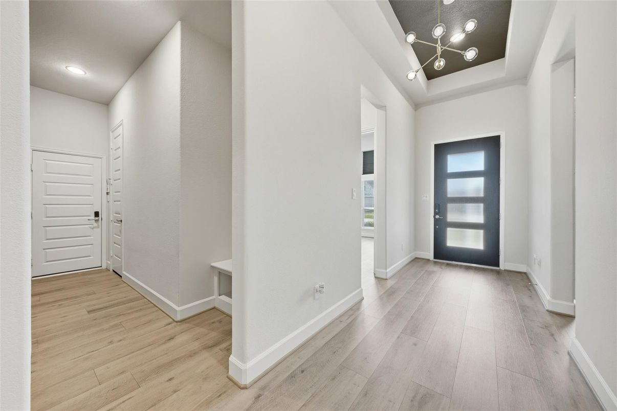 Interior, Pendant Lights, Recessed Lighting, Wood Texture Flooring