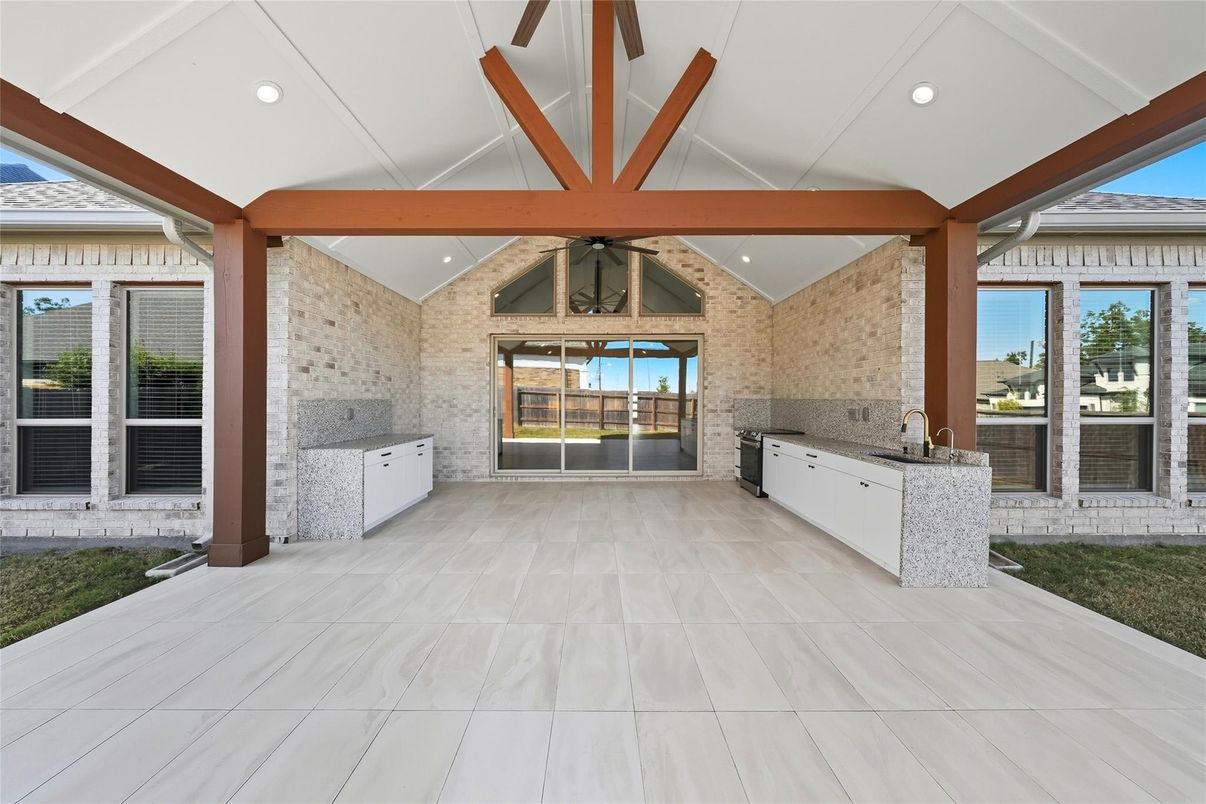 Exterior, Outdoor Kitchen