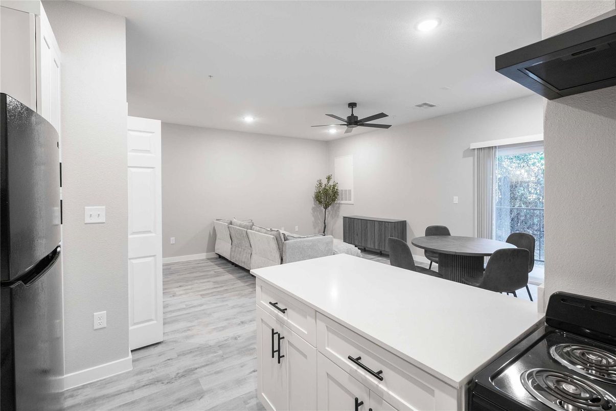 Dining room, Interior, Kitchen, Recessed Lighting, Wood Texture Flooring