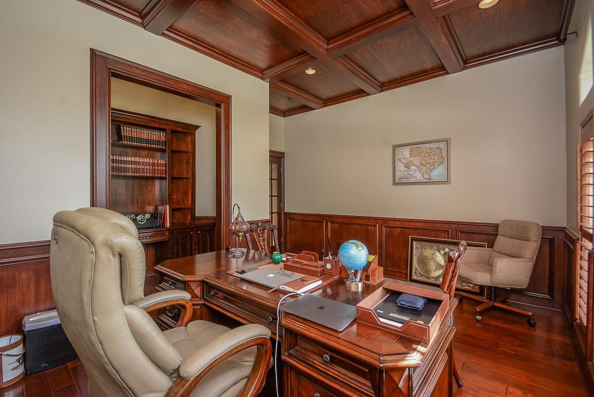 Home Office, Interior, Recessed Lighting, Wooden Beams, Wooden Ceilings, Wood Texture Flooring