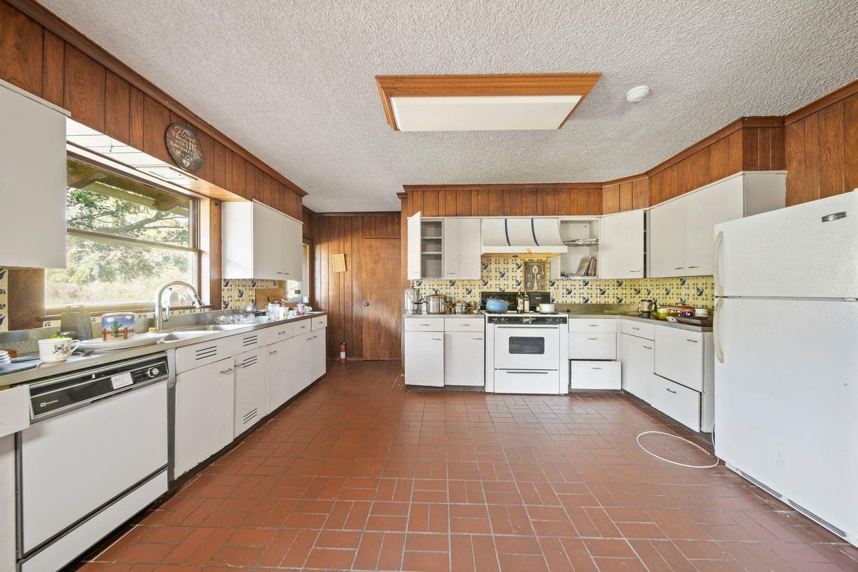 Interior, Kitchen, Wooden Walls