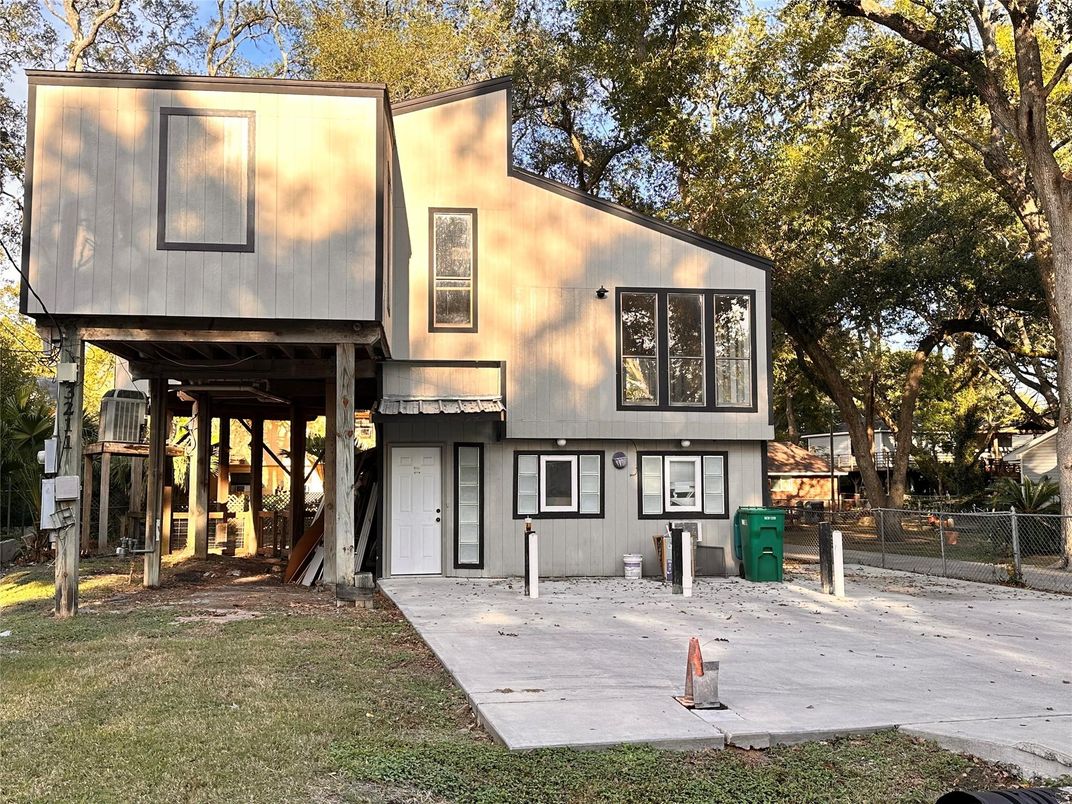 Backyard, Exterior, Facade, Modern