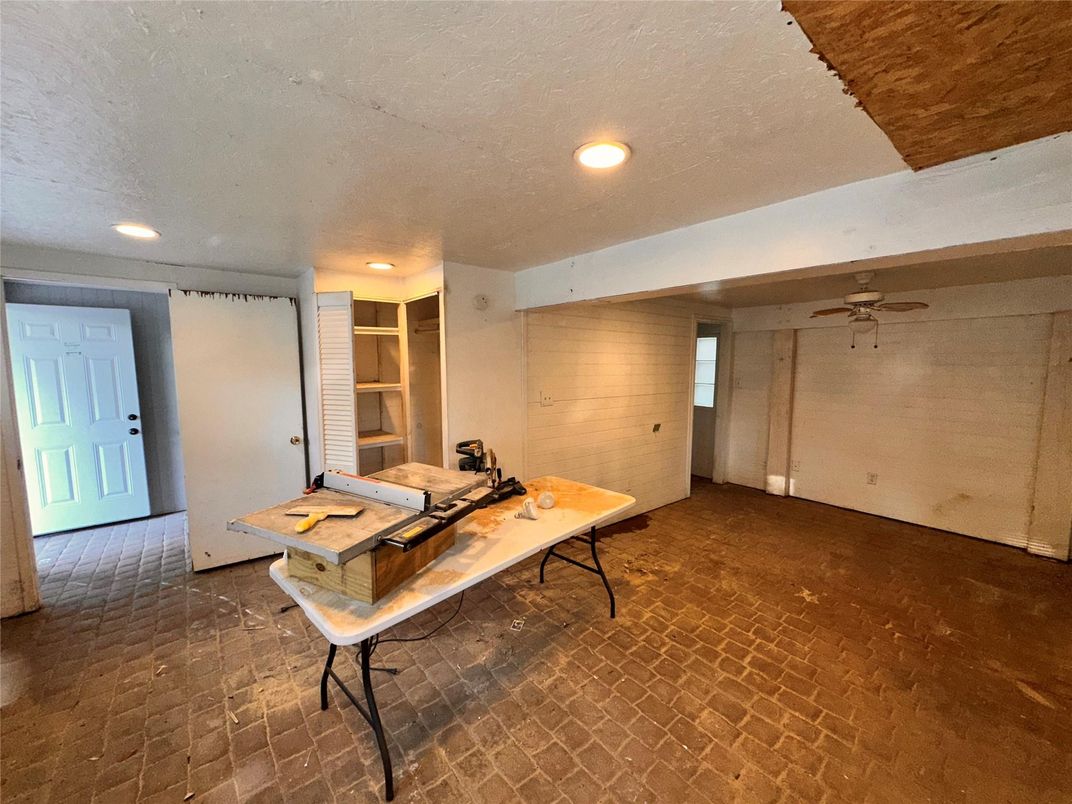 Interior, Recessed Lighting