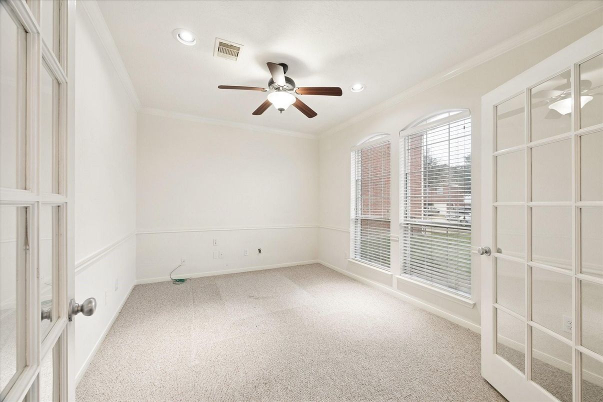 Empty room, Interior, Recessed Lighting