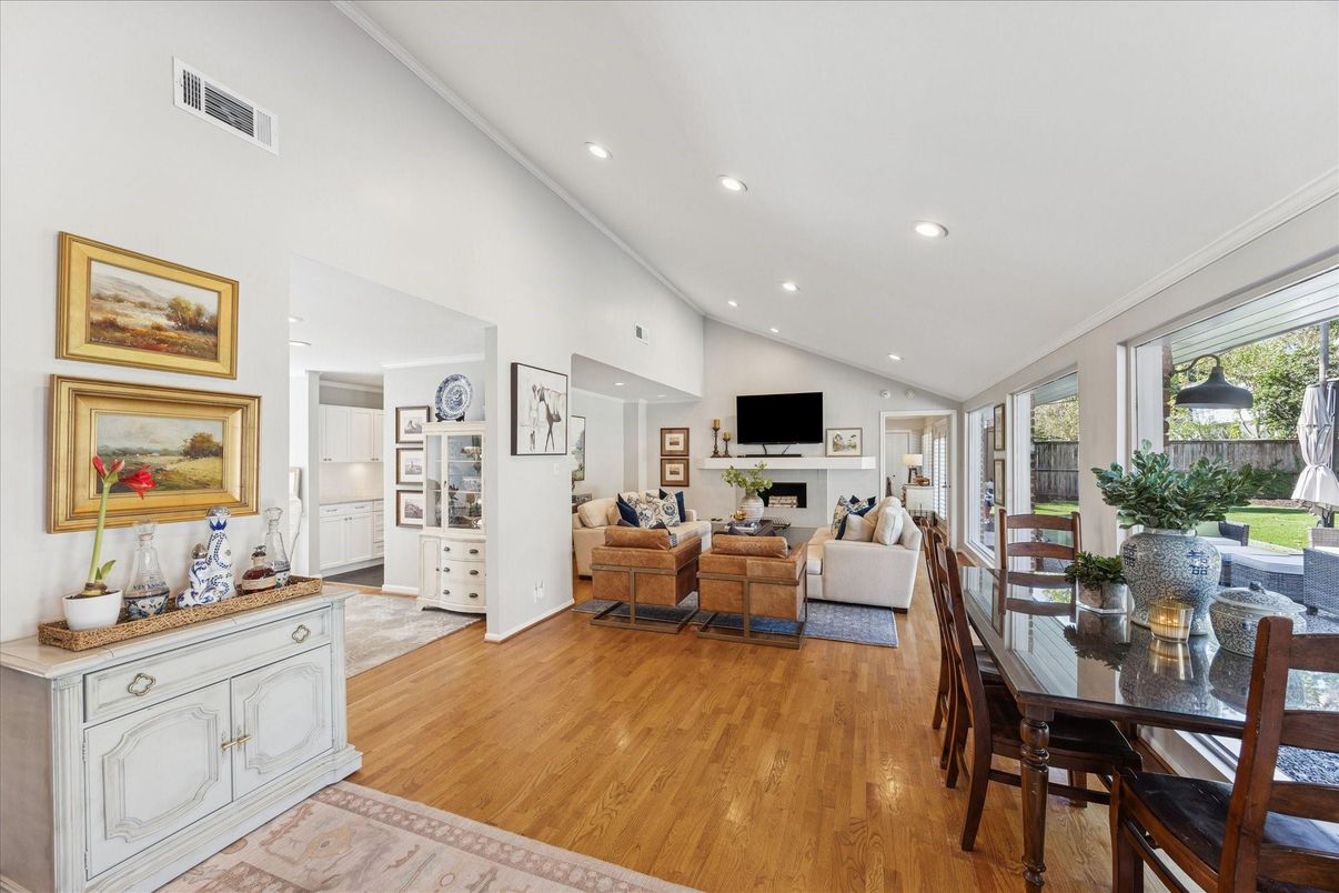 Dining room, Interior, Living room, Recessed Lighting, Wood Texture Flooring