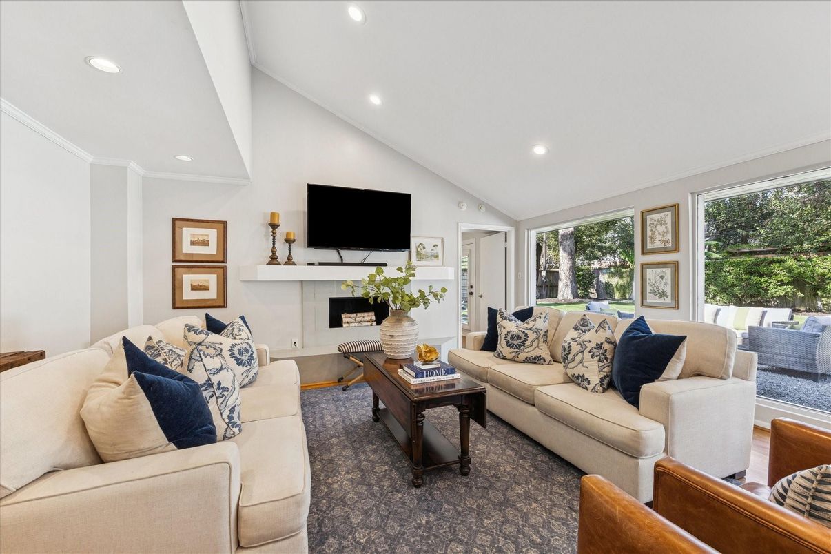 Fireplace, Interior, Living room, Recessed Lighting