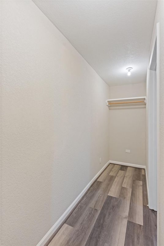 Interior, Walk-in Closets, Wood Texture Flooring