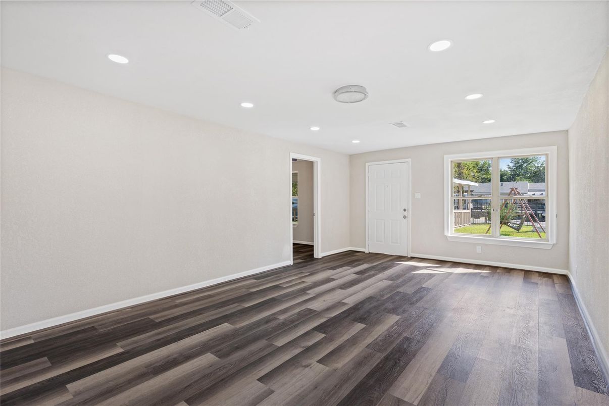 Empty room, Interior, Recessed Lighting, Wood Texture Flooring