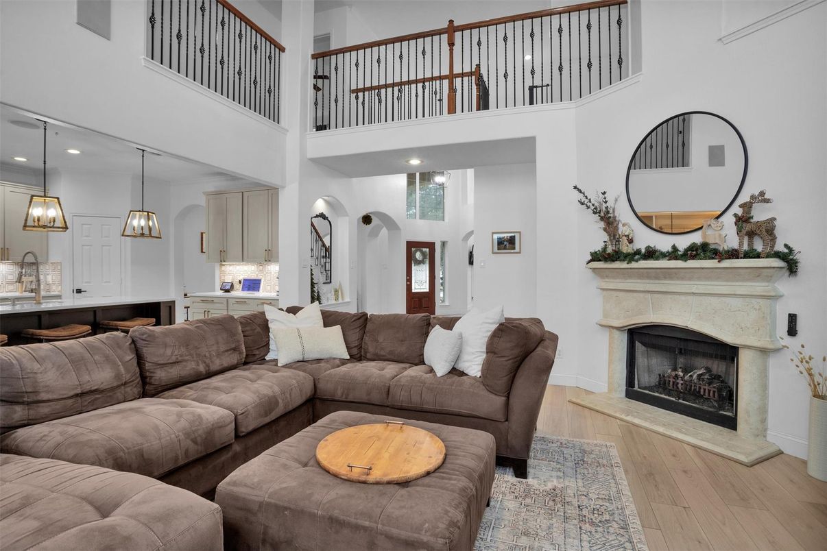 Fireplace, Interior, Living room, Pendant Lights, Recessed Lighting, Wood Texture Flooring