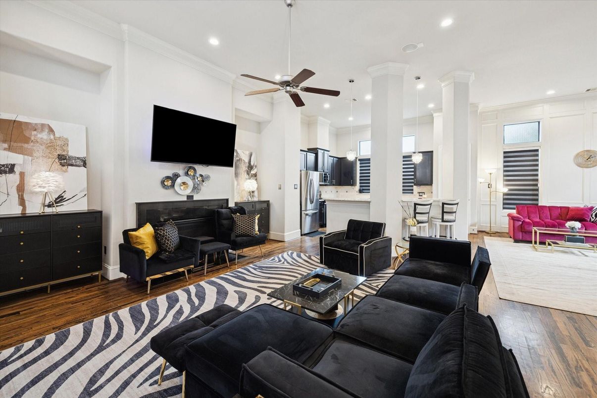 Interior, Kitchen, Living room, Pendant Lights, Recessed Lighting, Stainless Steel Appliances, Wood Texture Flooring