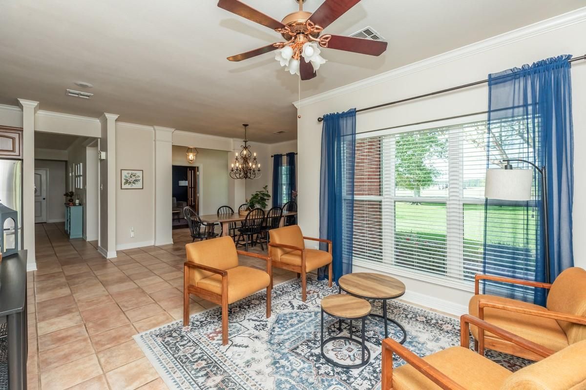 Chandelier, Dining room, Interior