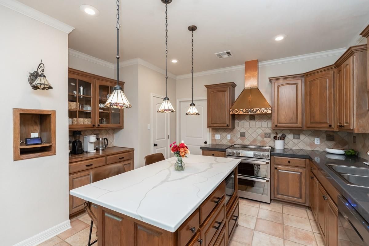 Interior, Kitchen, Pendant Lights, Recessed Lighting, Stainless Steel Appliances