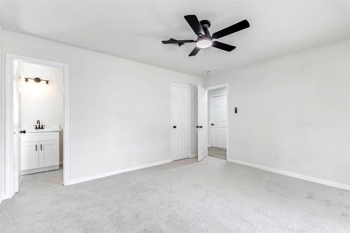 Bathroom, Empty room, Interior