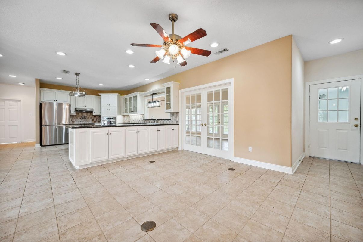Empty room, Interior, Kitchen, Pendant Lights, Recessed Lighting, Stainless Steel Appliances