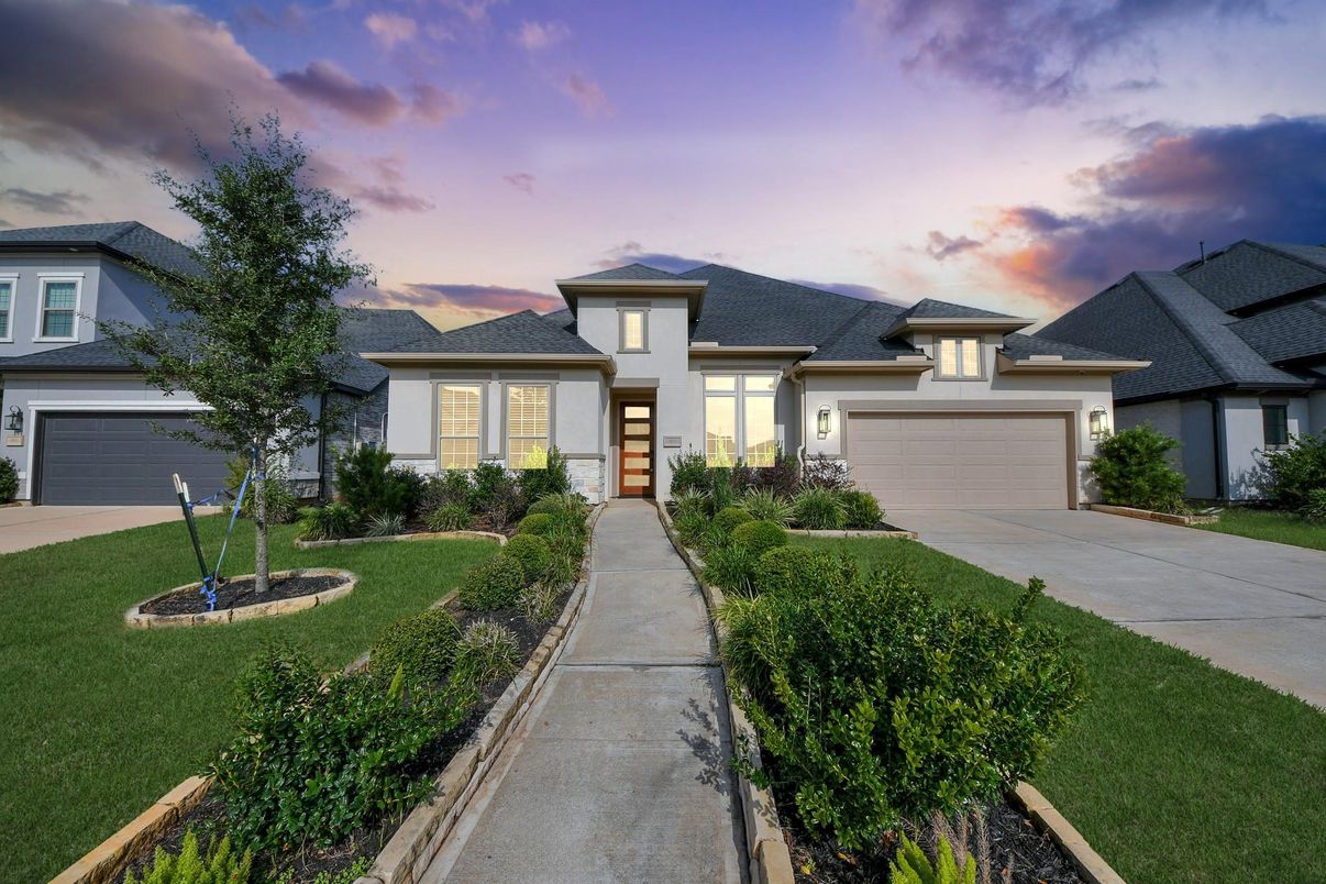 Attached, Exterior, Facade, French Provincial