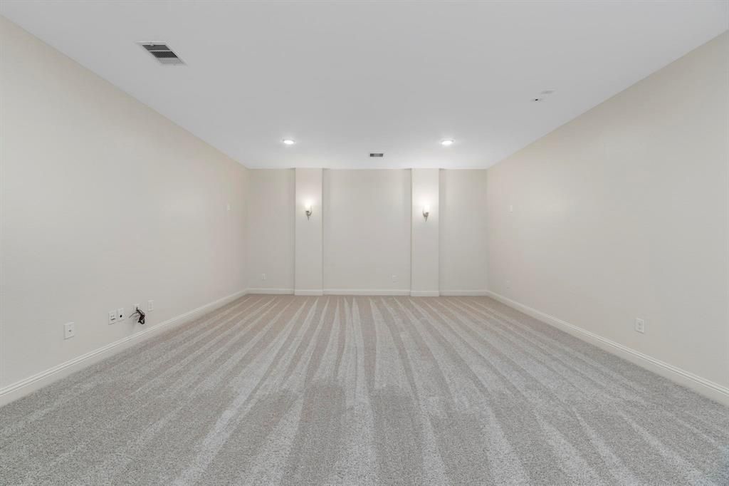 Empty room, Interior, Recessed Lighting