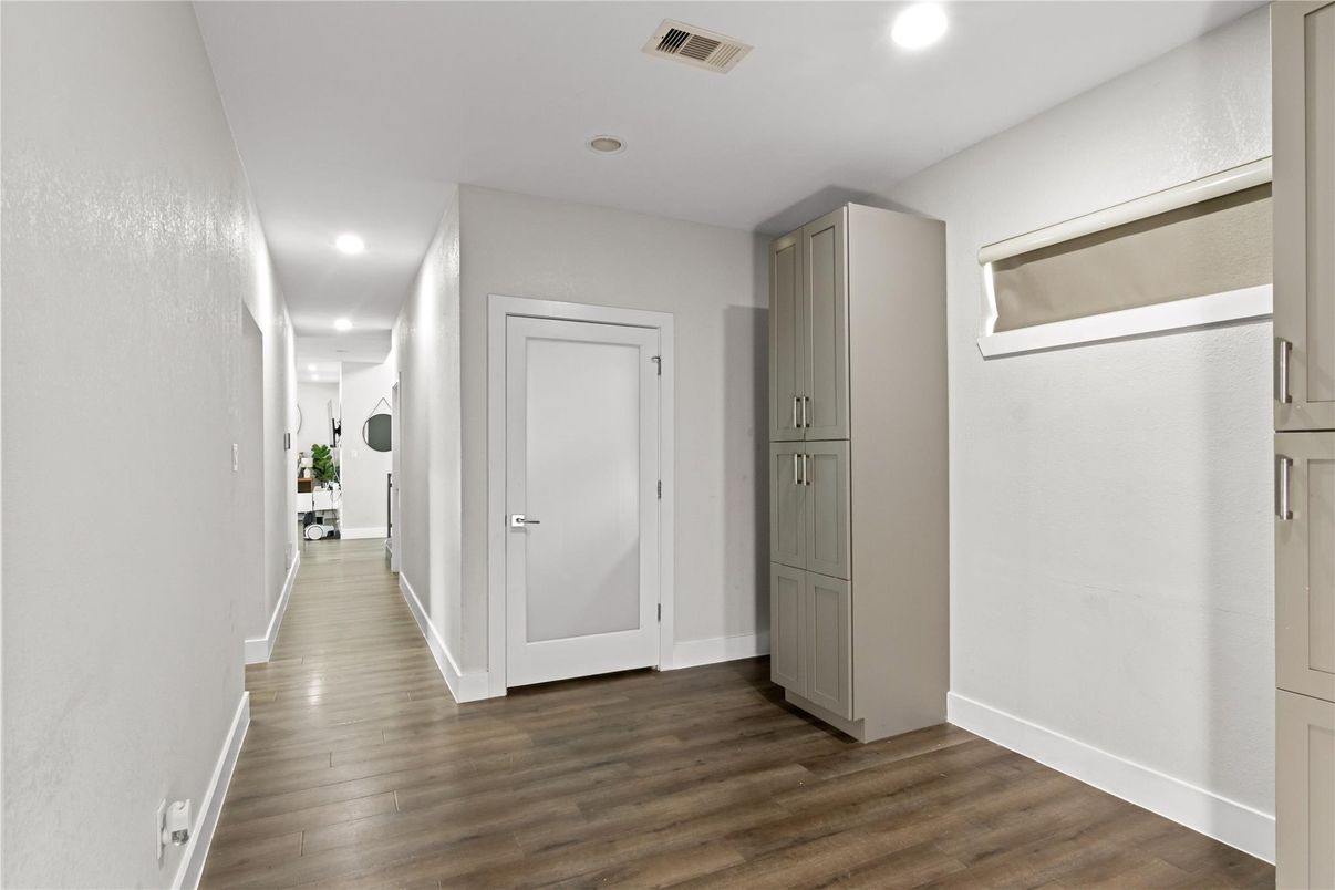 Interior, Recessed Lighting, Wood Texture Flooring