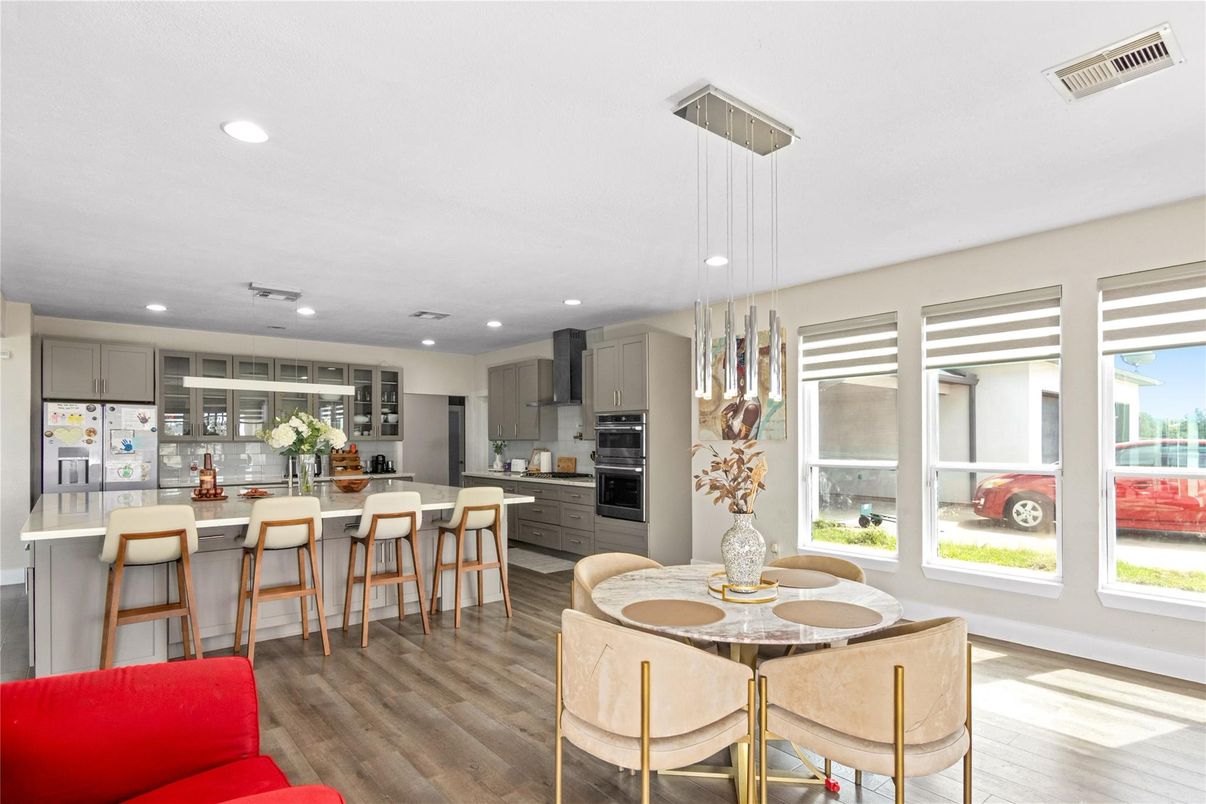 Dining room, Interior, Kitchen, Pendant Lights, Recessed Lighting, Wood Texture Flooring