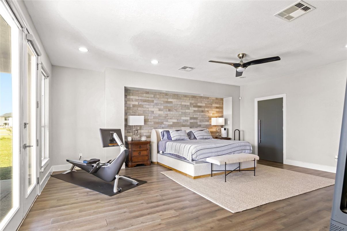 Bedroom, Fitness Equipment, Interior, Recessed Lighting, Wood Texture Flooring