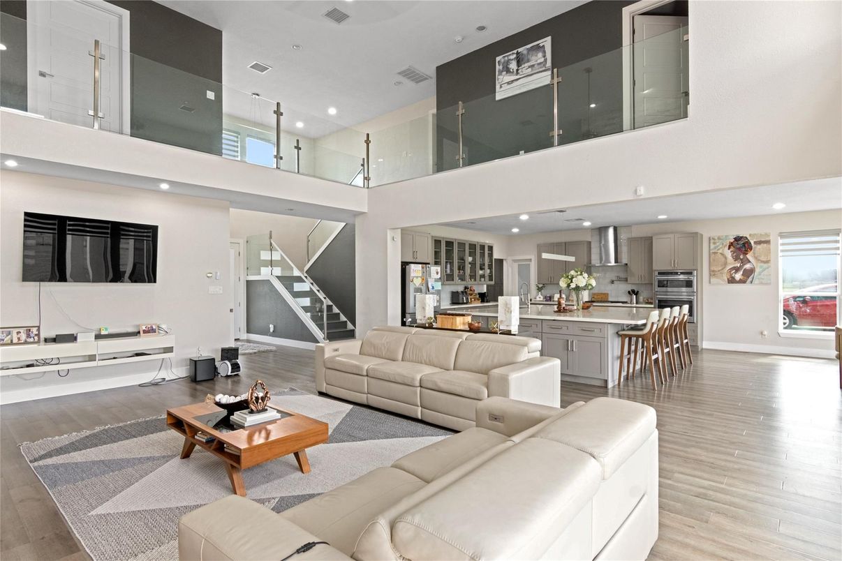 Interior, Kitchen, Living room, Recessed Lighting, Wood Texture Flooring