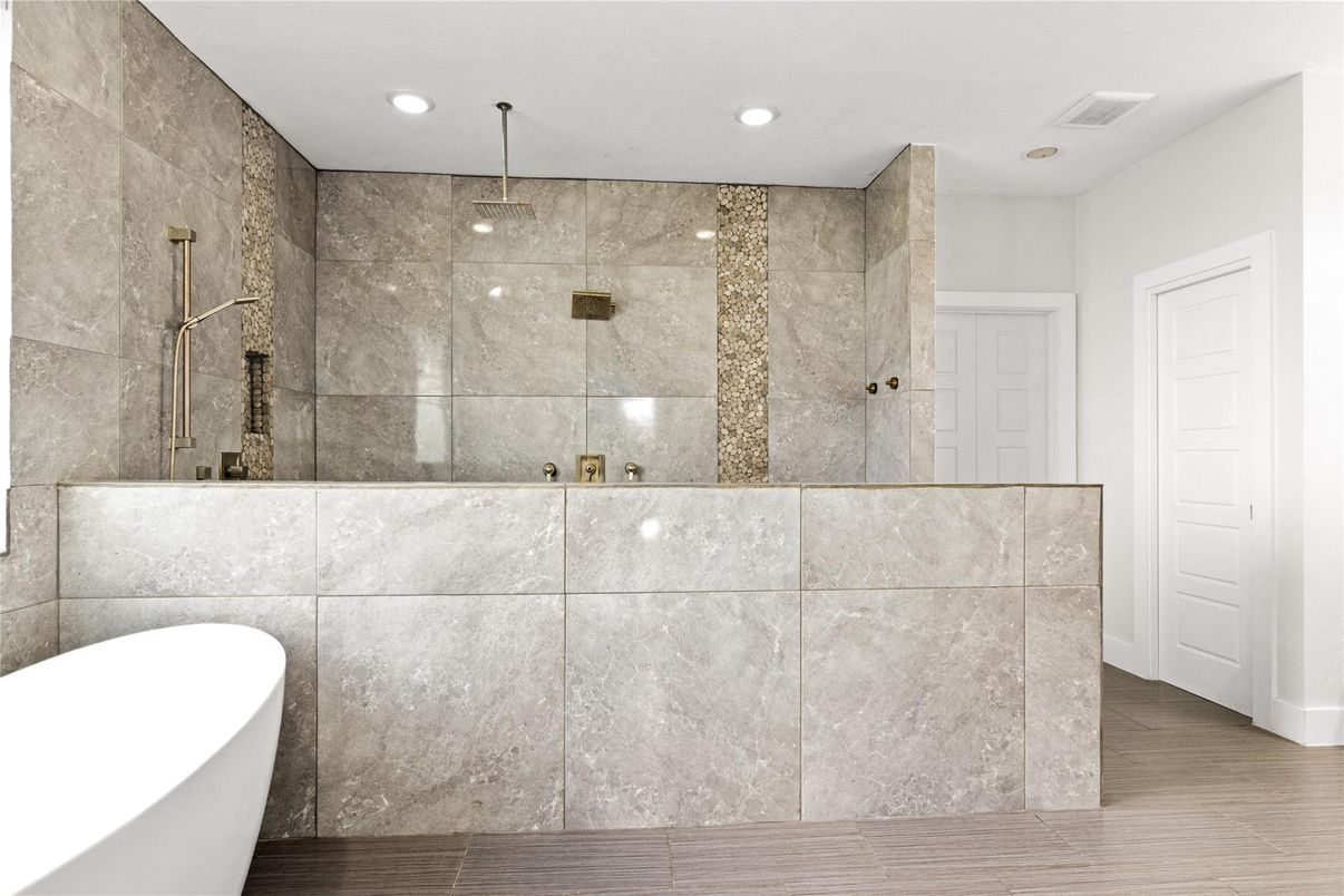 Bathroom, Free Standing Baths, Interior, Recessed Lighting