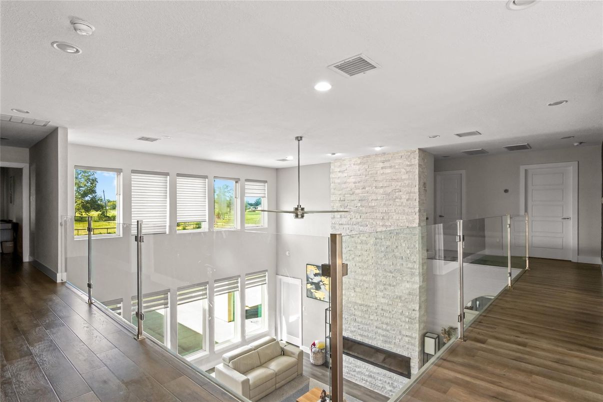 Interior, Pendant Lights, Recessed Lighting, Wood Texture Flooring