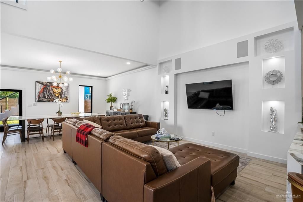 Dining room, Interior, Living room, Pendant Lights, Recessed Lighting, Wood Texture Flooring