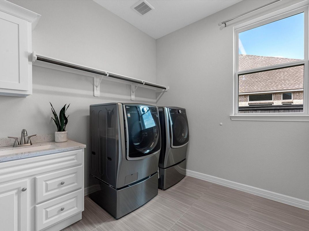 Interior, Washer, Wood Texture Flooring