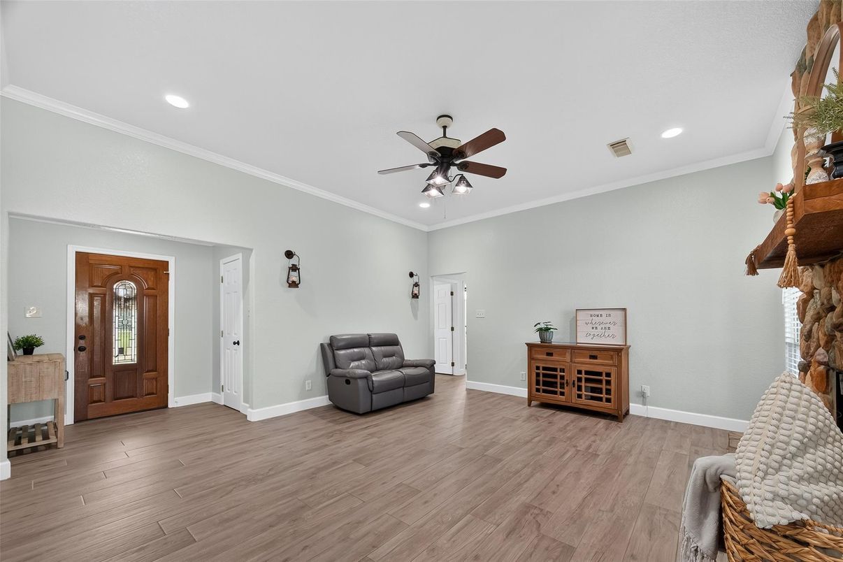 Interior, Recessed Lighting, Wood Texture Flooring