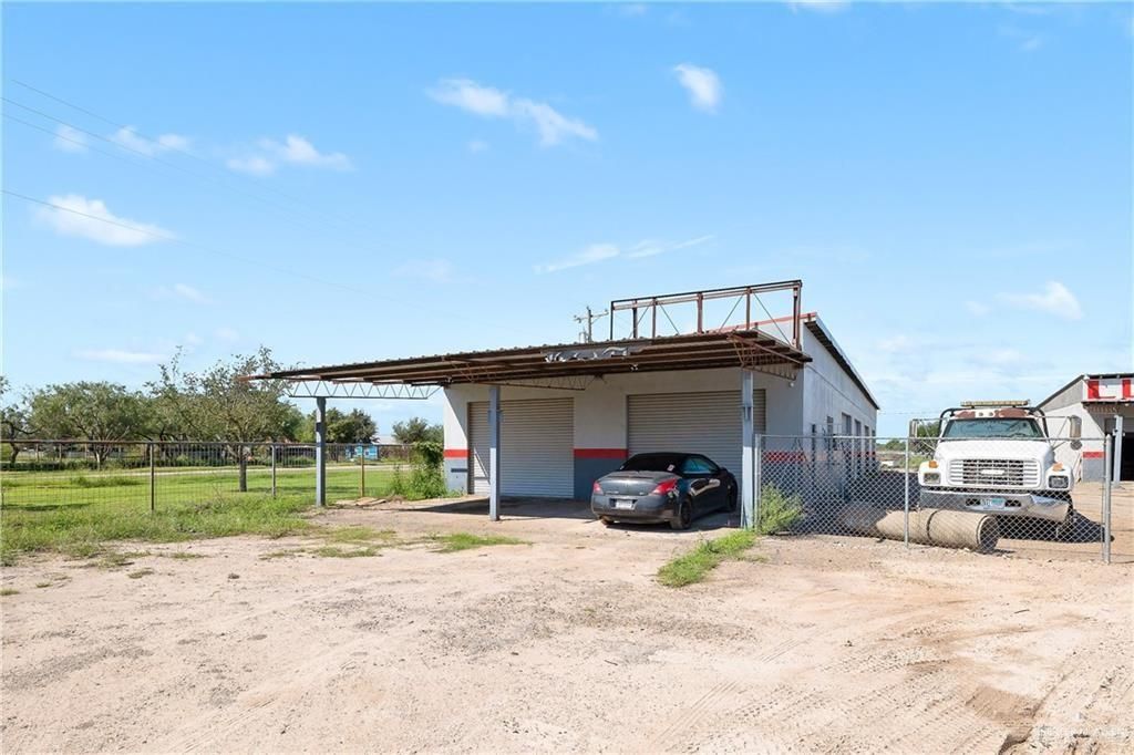 Backyard, Detached Garage, Exterior