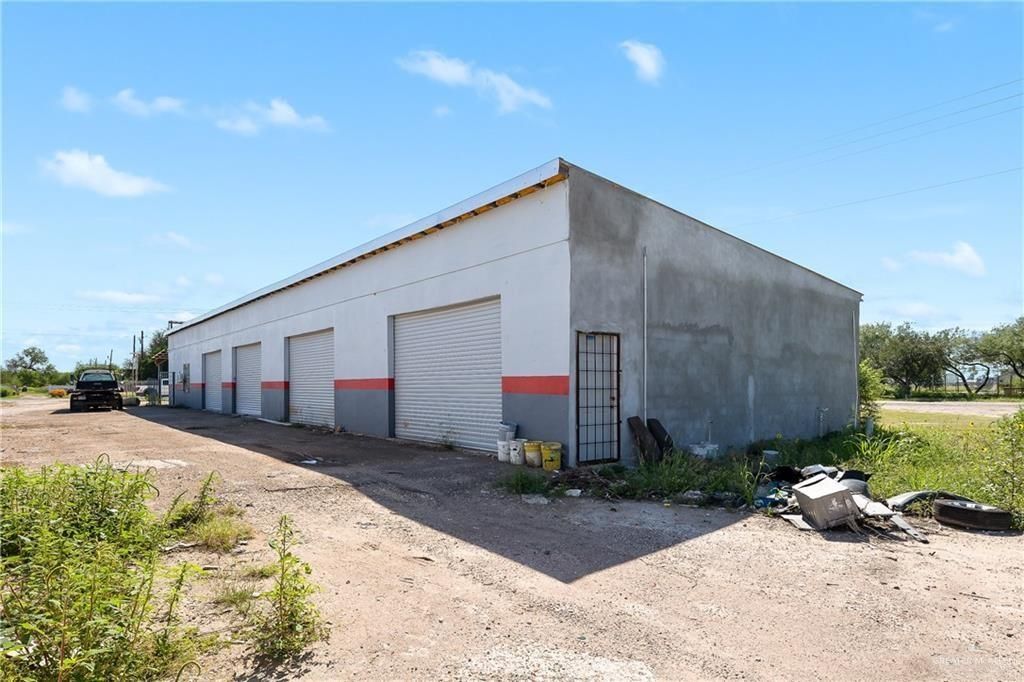 Backyard, Detached Garage, Exterior