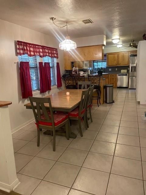 Dining room, Interior, Kitchen, Pendant Lights, Stainless Steel Appliances