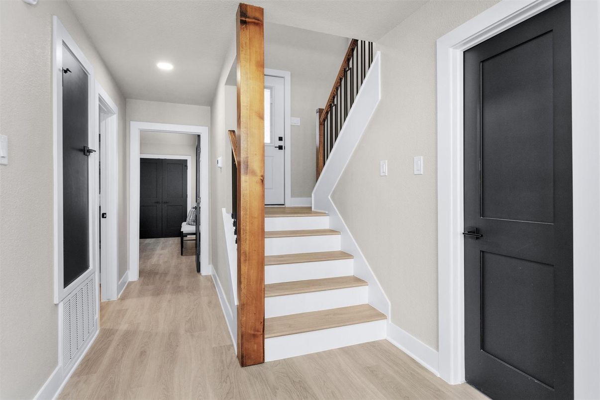 Interior, Recessed Lighting, Wood Texture Flooring