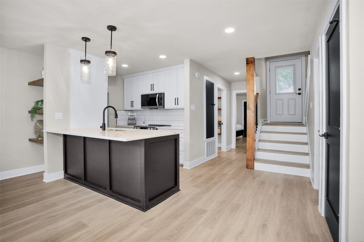 Interior, Kitchen, Pendant Lights, Recessed Lighting, Wood Texture Flooring