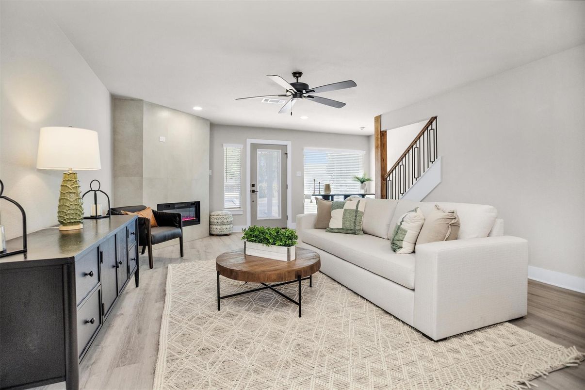 Interior, Living room, Recessed Lighting, Wood Texture Flooring