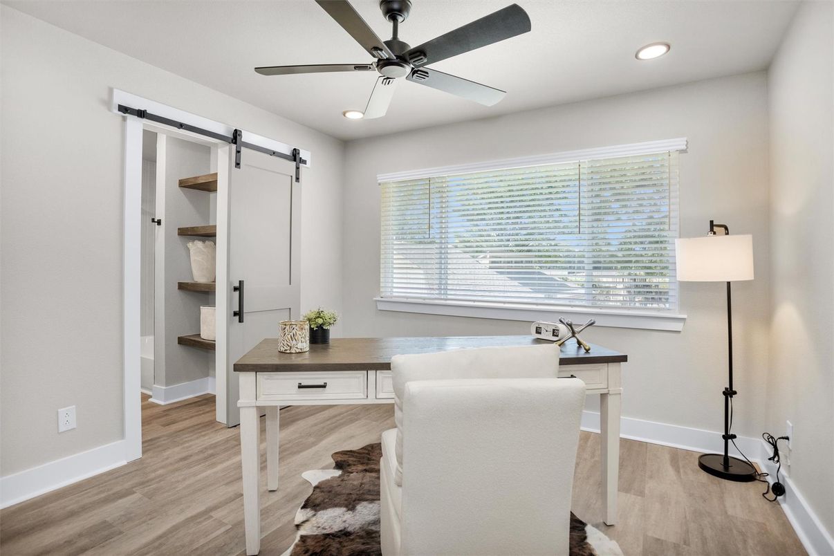 Interior, Recessed Lighting, Wood Texture Flooring