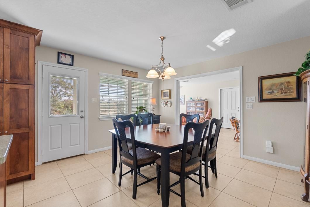 Chandelier, Dining room, Interior, Pendant Lights