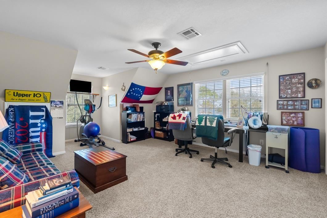 Home Office, Interior