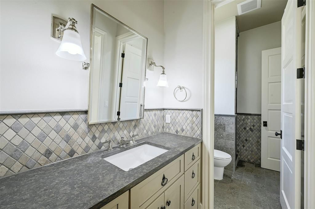 Bathroom, Interior