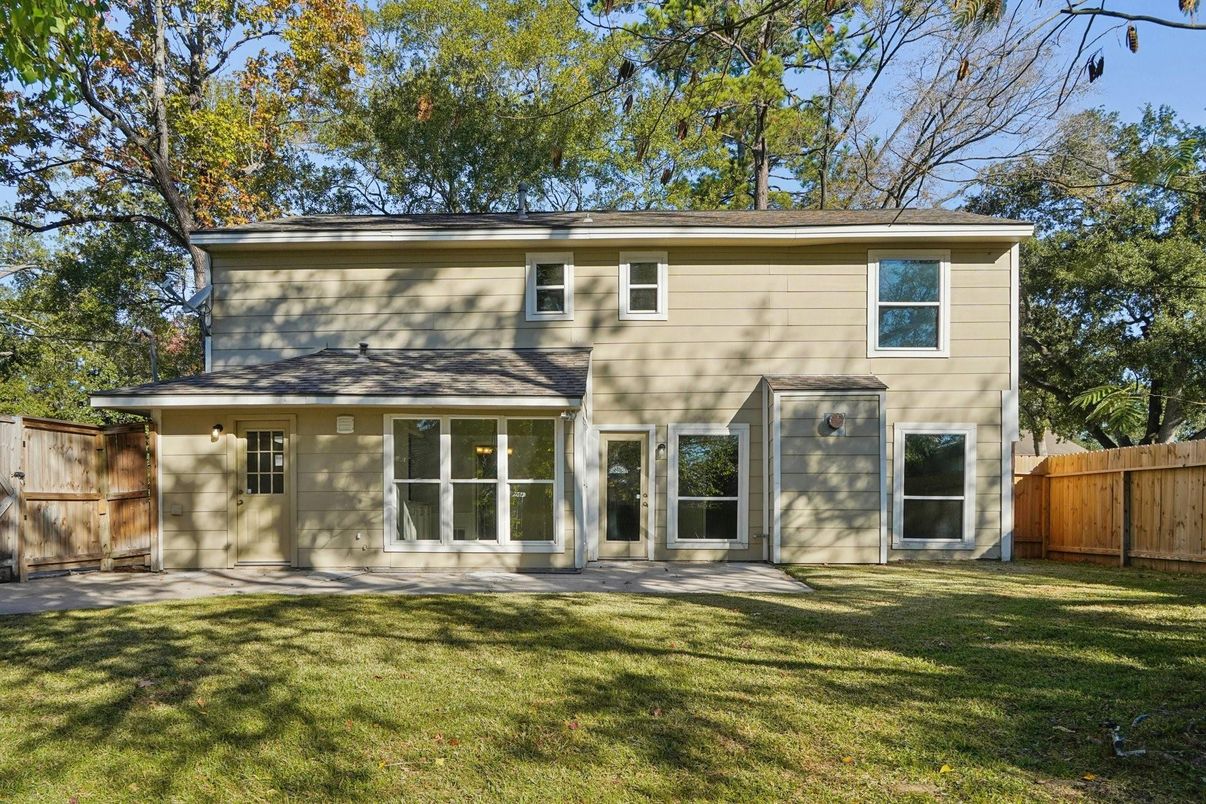 Exterior, Facade, Georgian