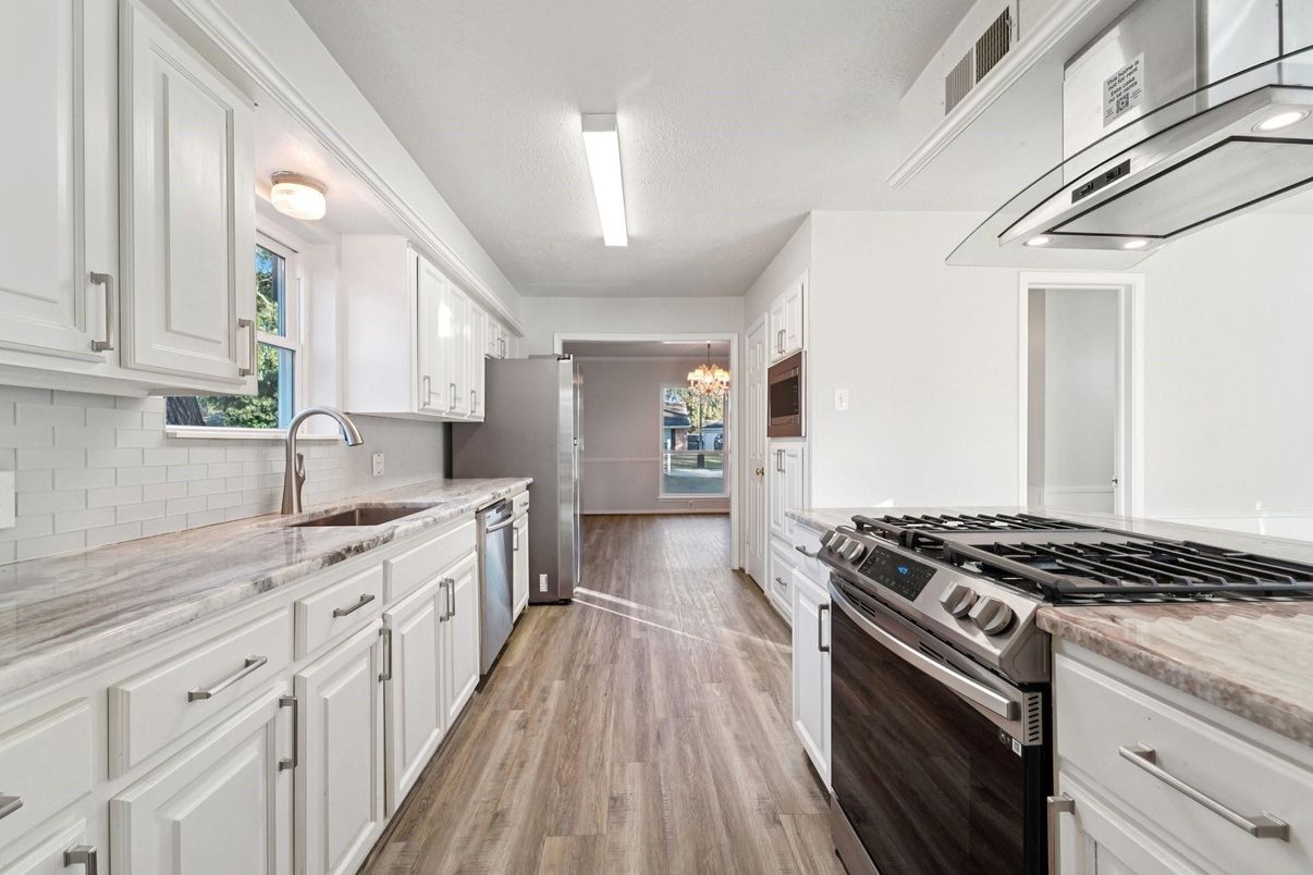 Chandelier, Interior, Kitchen, Stainless Steel Appliances, Wood Texture Flooring